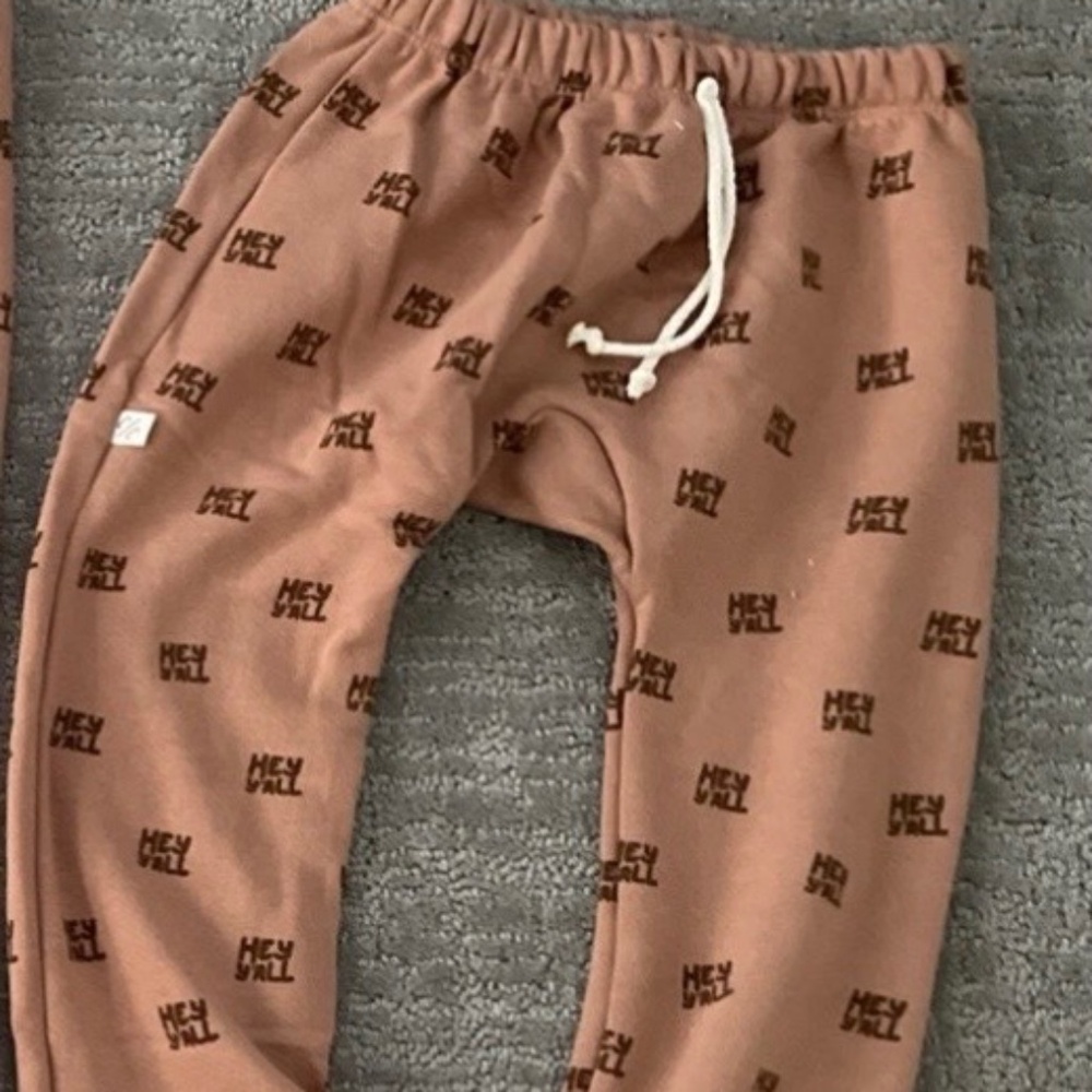 Childhoods Clothing Joggers Pants Hey y’all Kids Unisex 6/7 Fits 5 Too